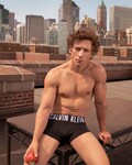 ジェレミー・アレン・ホワイト、ルイ・ヴィトンの新アンバサダー就任を語る