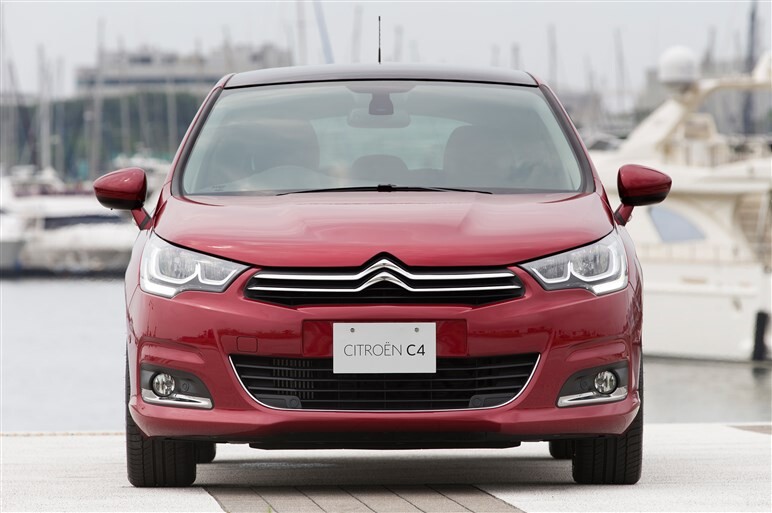 パワートレーンを一新したシトロエンC4。最激戦区でみせる味とは？