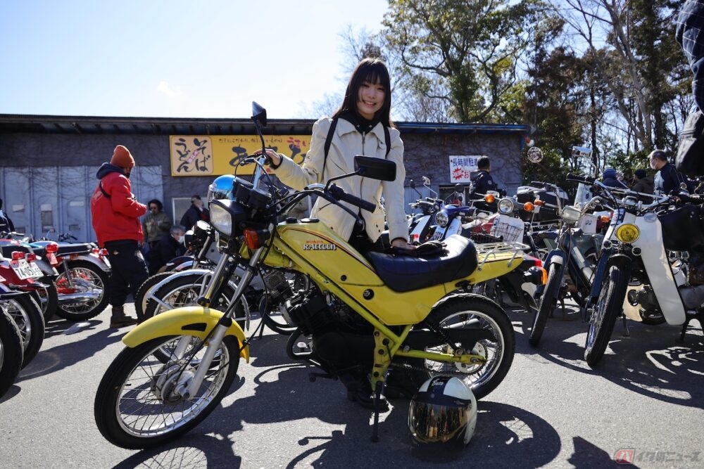 女子高校生が原付バイクで初ツーリング！　ホンダのラクーンでヤマトオートバイミーティングへ行ってみました！