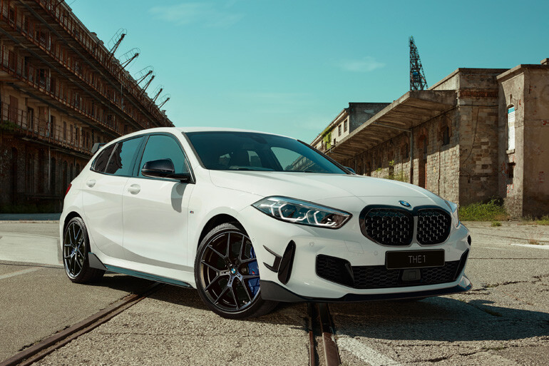 BMWがMパフォーマンスのパーツを装備した限定車「M135i xDrive Street Racer」を発売