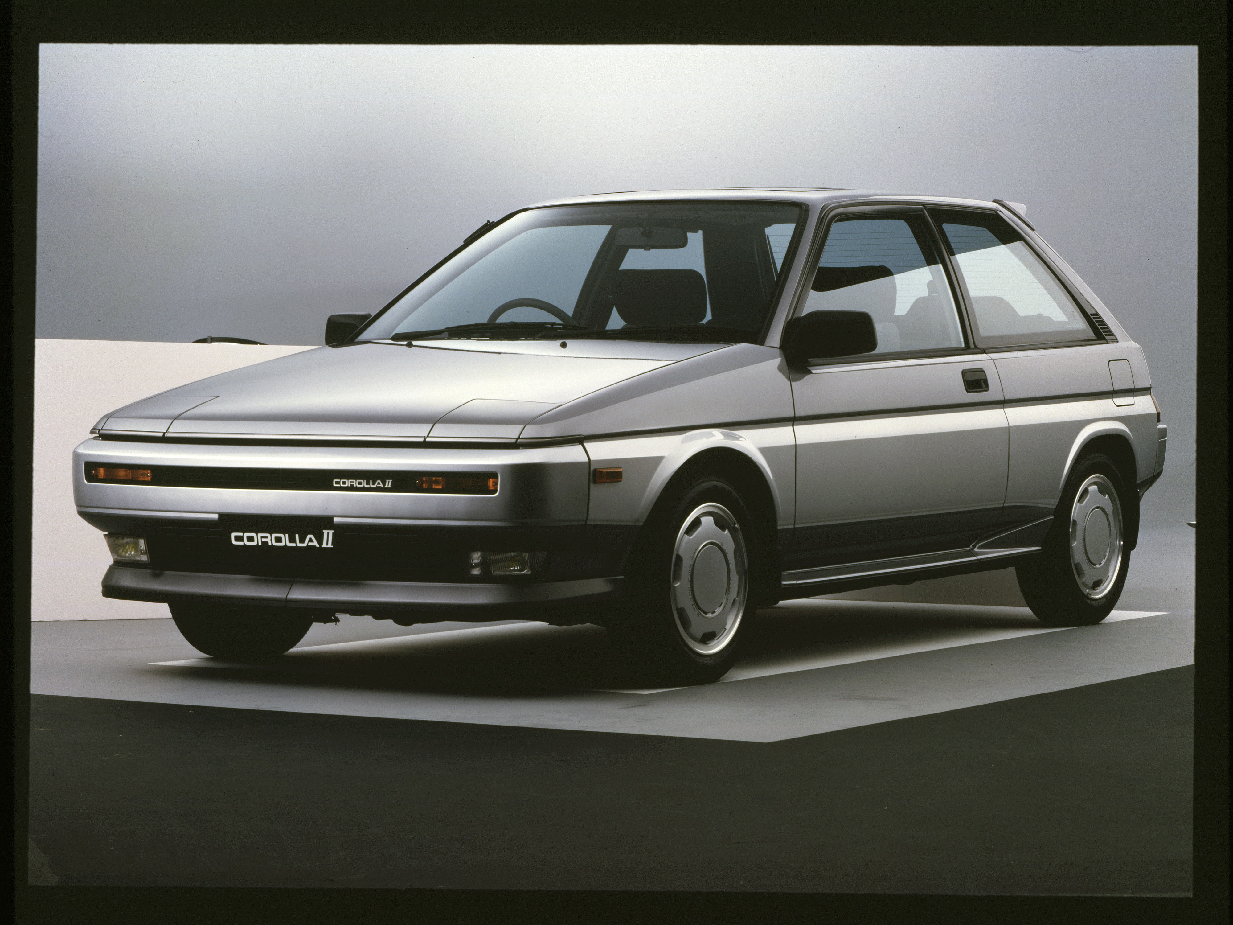 Cm出演者が印象的だった80年代の国産コンパクトカー5選 Gq Japan 自動車情報サイト 新車 中古車 Carview