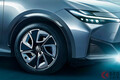 トヨタが個性ある「新型SUV」を発売！ ゴージャスな「シャンパンゴールド」採用の斬新デザインに注目！「bZ4X」を中国投入へ
