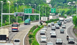自動車の「走行距離課税」導入、政府・与党が見送りへ［新聞ウォッチ］