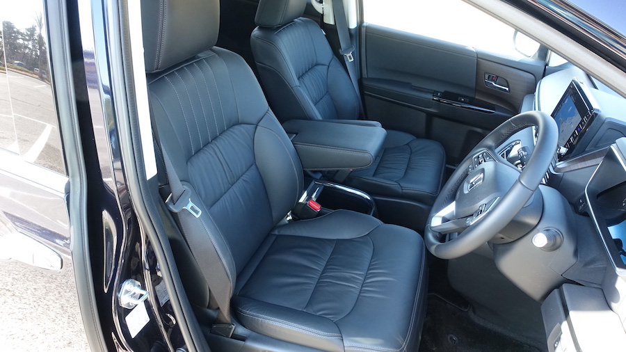 ホンダ オデッセイ E Hevアブソルート Ex試乗記 実用性にこだわったマイナーチェンジ Ff2 0l 2モーターハイブリッド Auto Prove 自動車情報サイト 新車 中古車 Carview