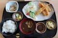 美味しいアジフライを求めて走る旅　海老フライの軍門に降るか!?　愛知県の定食カフェ『一輪の花』で両方味わう