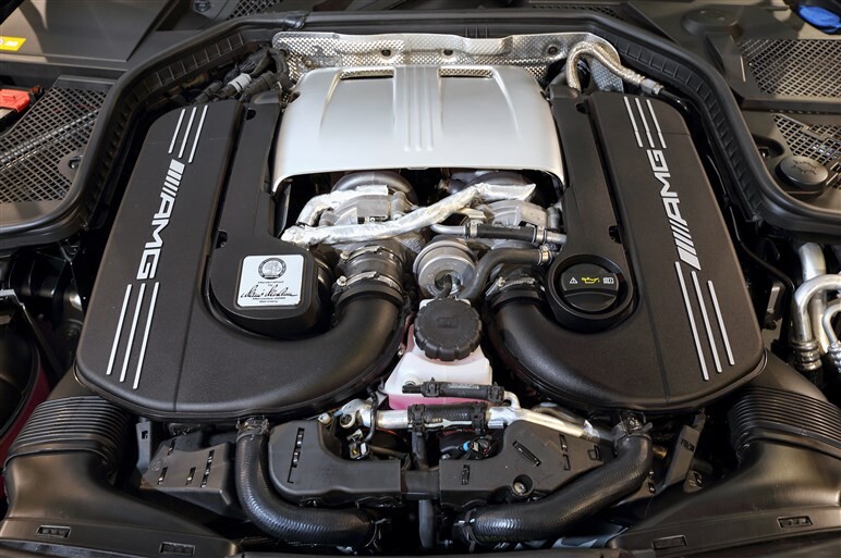 メルセデスのモンスターサルーン「メルセデス-AMG C63」に試乗