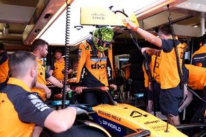 マクラーレン、今回の敵は雨とアストンマーティン？　ノリス「予想以上にアロンソが近かった」と警戒