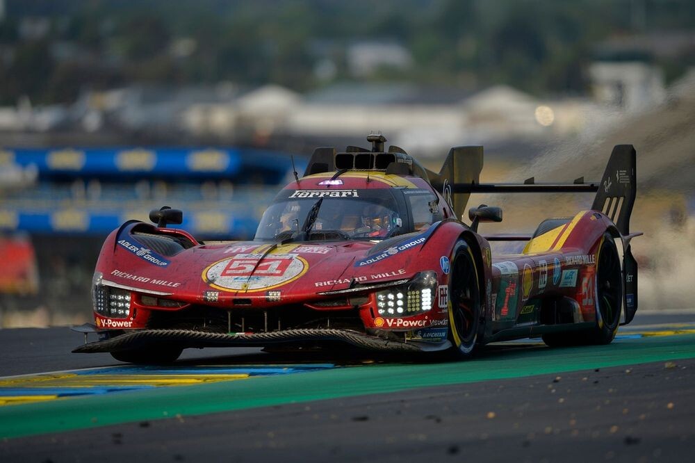 フェラーリ、夜が明けて首位快走中。トップ3独占あり得る？　トヨタ8号車は表彰台一歩後ろに｜ル・マン24時間レース：18時間経過