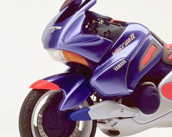 今の仮面ライダーに似すぎのバイク!? テレカの時代に“カードキーで動く” ヤマハのスゴいコンセプトモデルとは