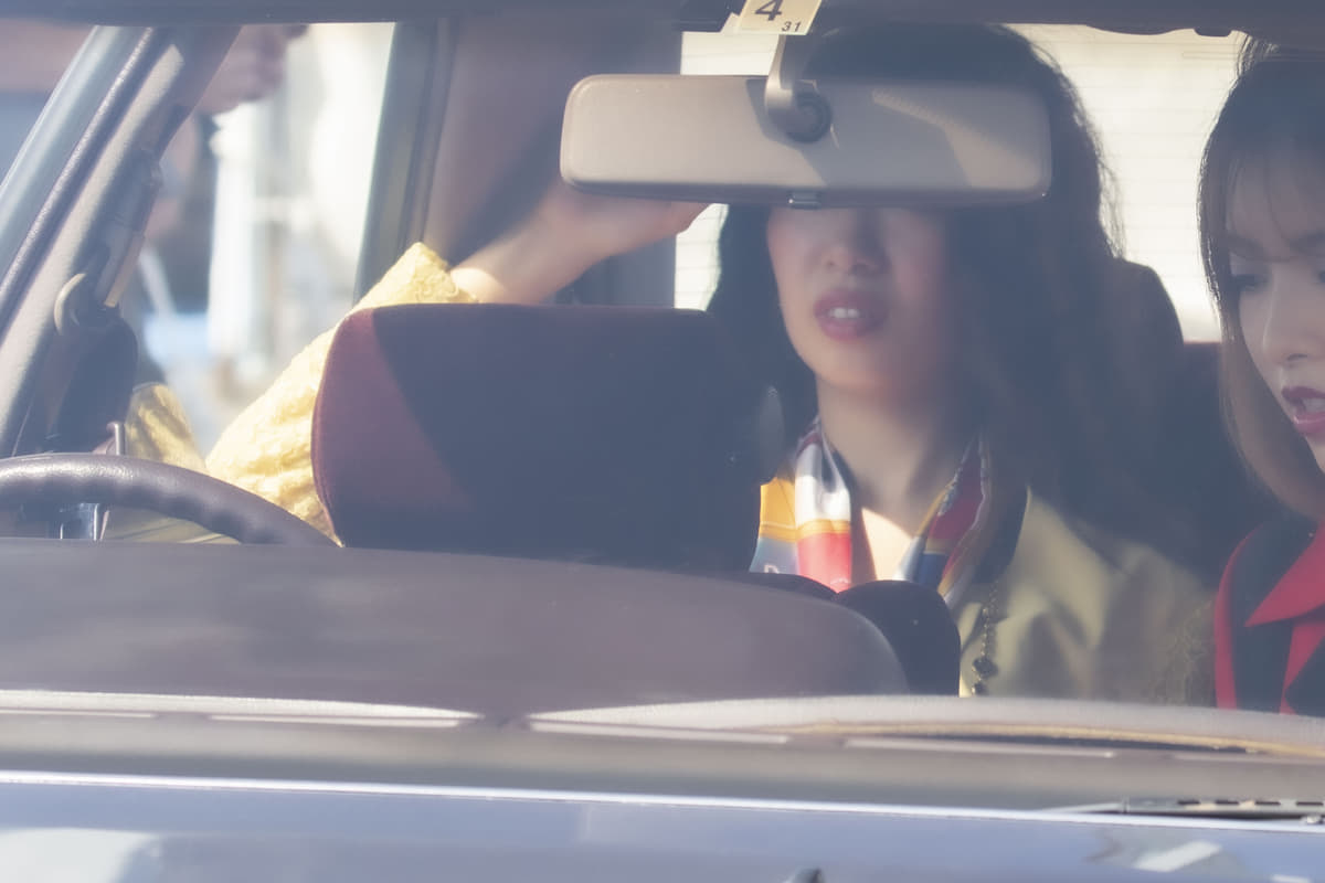 ガイシャ アルマーニ 携帯電話が三種の神器 憧れだった モテ系 自動車装備を振り返る Auto Messe Web 自動車情報サイト 新車 中古 車 Carview