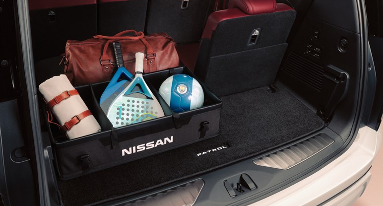 ランクルよりデカくてハイパワーで低価格。“サファリ”こと日産「パトロール」新型公開も、日本導入ナシの残念感