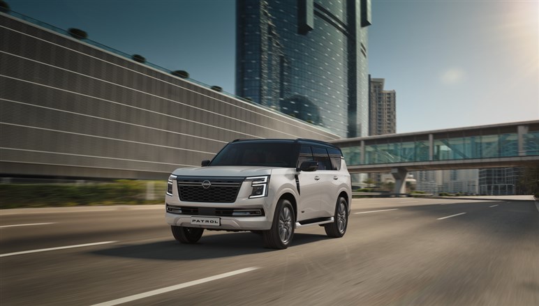 ランクルよりデカくてハイパワーで低価格。“サファリ”こと日産「パトロール」新型公開も、日本導入ナシの残念感