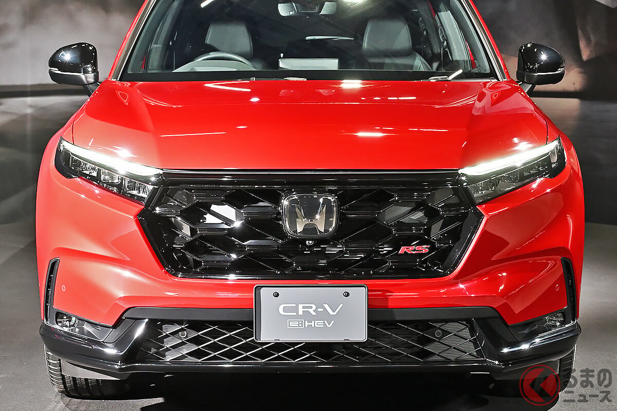 3年ぶりに復活！ ホンダが新型「CR-V」公開！ 全長4.7m級の「国内“最高峰SUV”」が誕生！ 「2リッターHV×4WD」搭載のスポーティモデル「RS」も設定で2026年2月発売へ