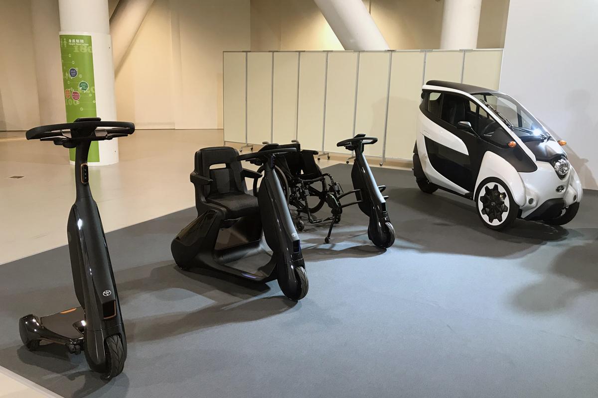 トヨタが2020年発売の「超小型EV」を展示！　一充電で100kmの走行が可能【東京モーターショー2019】