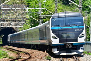 中央線の「夜行特急」が今月に運転！ 想定されるニーズは？初めて「冬の臨時列車」として設定