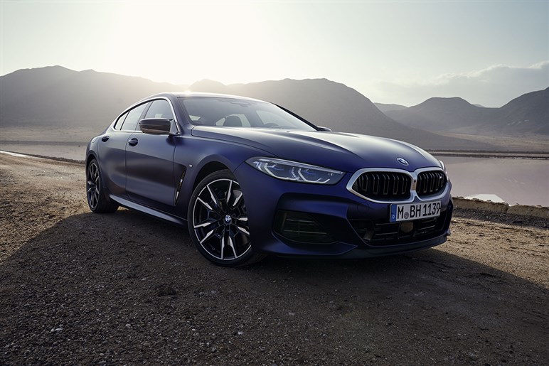 【販売苦戦】売れ行き不振のBMW「XM」が改良で方向転換。エントリーモデル廃止、1グレードに一本化