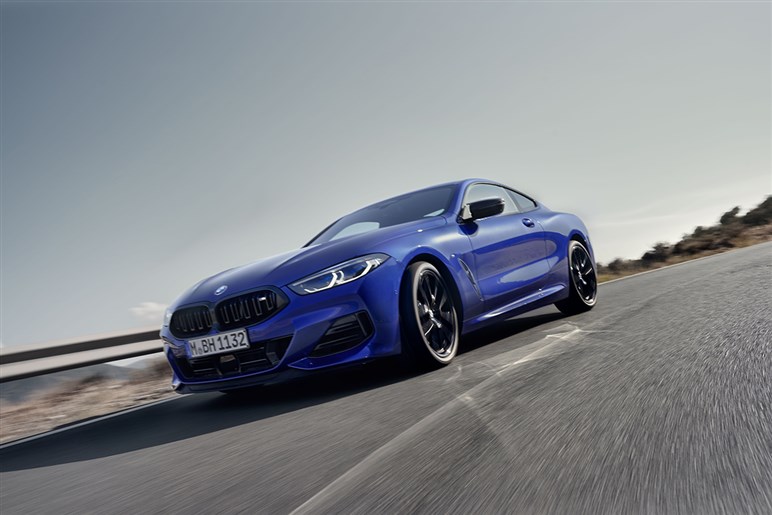 【販売苦戦】売れ行き不振のBMW「XM」が改良で方向転換。エントリーモデル廃止、1グレードに一本化