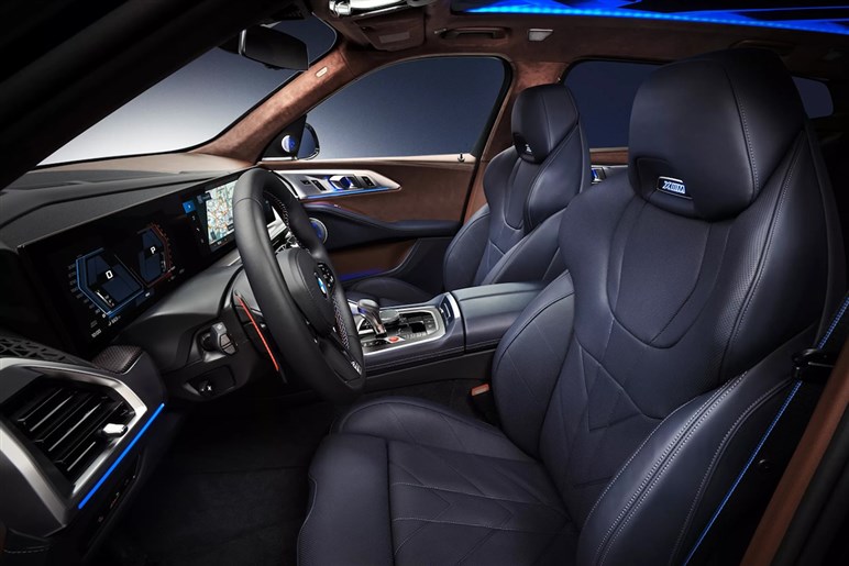 【販売苦戦】売れ行き不振のBMW「XM」が改良で方向転換。エントリーモデル廃止、1グレードに一本化