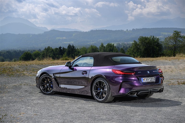 【販売苦戦】売れ行き不振のBMW「XM」が改良で方向転換。エントリーモデル廃止、1グレードに一本化
