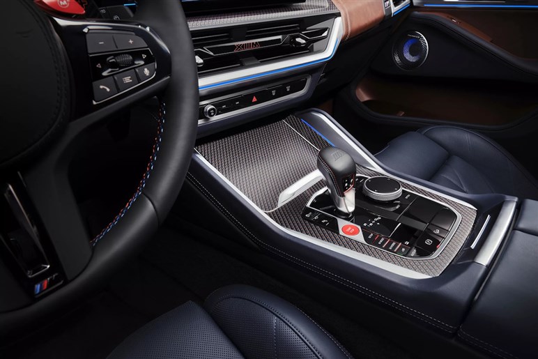 【販売苦戦】売れ行き不振のBMW「XM」が改良で方向転換。エントリーモデル廃止、1グレードに一本化