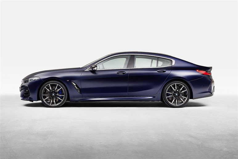 【販売苦戦】売れ行き不振のBMW「XM」が改良で方向転換。エントリーモデル廃止、1グレードに一本化