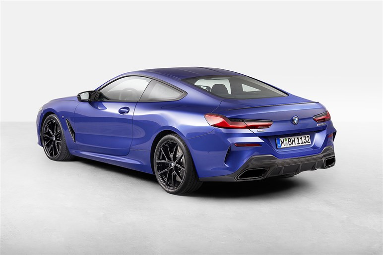 【販売苦戦】売れ行き不振のBMW「XM」が改良で方向転換。エントリーモデル廃止、1グレードに一本化