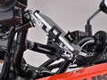 メタル素材のシンプルデザイン「FLEX FSH-4 スマートフォンホルダー メタル」がデイトナから発売