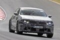 【もう変わるの？】1年足らずでフェイスリフトへ　新型BMW「M5」、ニュルでのテスト風景を初キャッチ