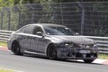 【もう変わるの？】1年足らずでフェイスリフトへ　新型BMW「M5」、ニュルでのテスト風景を初キャッチ
