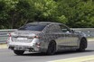 【もう変わるの？】1年足らずでフェイスリフトへ　新型BMW「M5」、ニュルでのテスト風景を初キャッチ