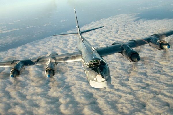 ロシア軍の巡航ミサイルが「木っ端みじん」に 迎撃した地対空ミサイルが“直撃する瞬間”を捉えた映像が公開