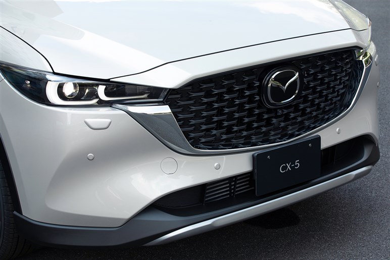  【291万円】8年目でもマツダで一番売れているCX-5！　最安グレード「20S スマートエディション」はアリか？