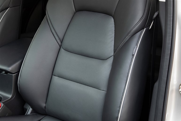  【291万円】8年目でもマツダで一番売れているCX-5！　最安グレード「20S スマートエディション」はアリか？