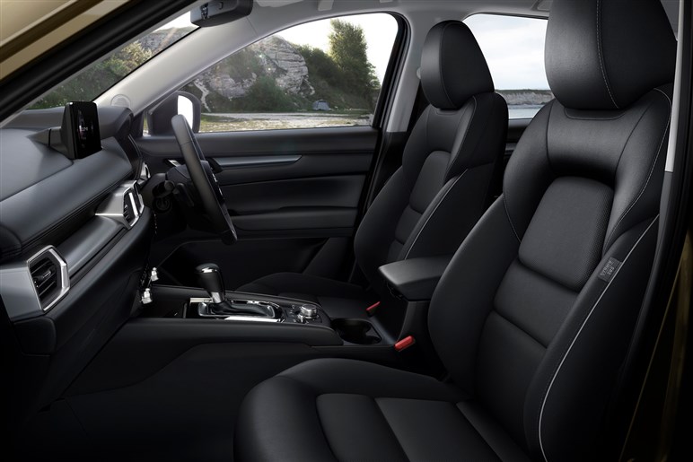  【291万円】8年目でもマツダで一番売れているCX-5！　最安グレード「20S スマートエディション」はアリか？