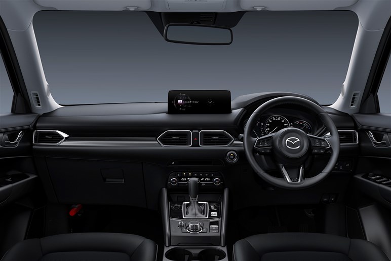  【291万円】8年目でもマツダで一番売れているCX-5！　最安グレード「20S スマートエディション」はアリか？
