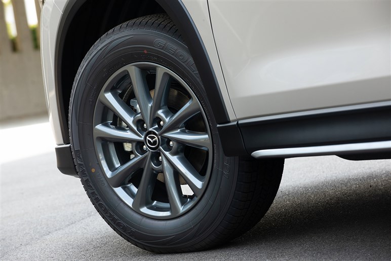  【291万円】8年目でもマツダで一番売れているCX-5！　最安グレード「20S スマートエディション」はアリか？