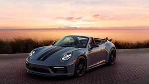 コンバーチブルのポルシェで行く、”時を超える旅”。「ポルシェ・911 カレラ4GTS カブリオレ」でフロリダを疾走。