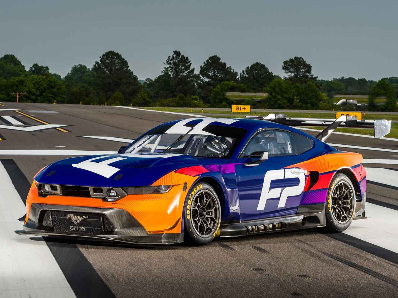 フォードがGT3車両「マスタングGT3」をル・マンで公開、2024年よりWEC、ル・マン24時間に参戦開始（Webモーターマガジン