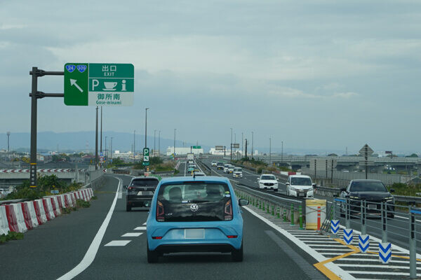 高市さん「爆速で全線開通」を…！ 奈良の「ブツ切り高速」進展に県知事も期待感 高架が途切れて“地獄の渋滞”