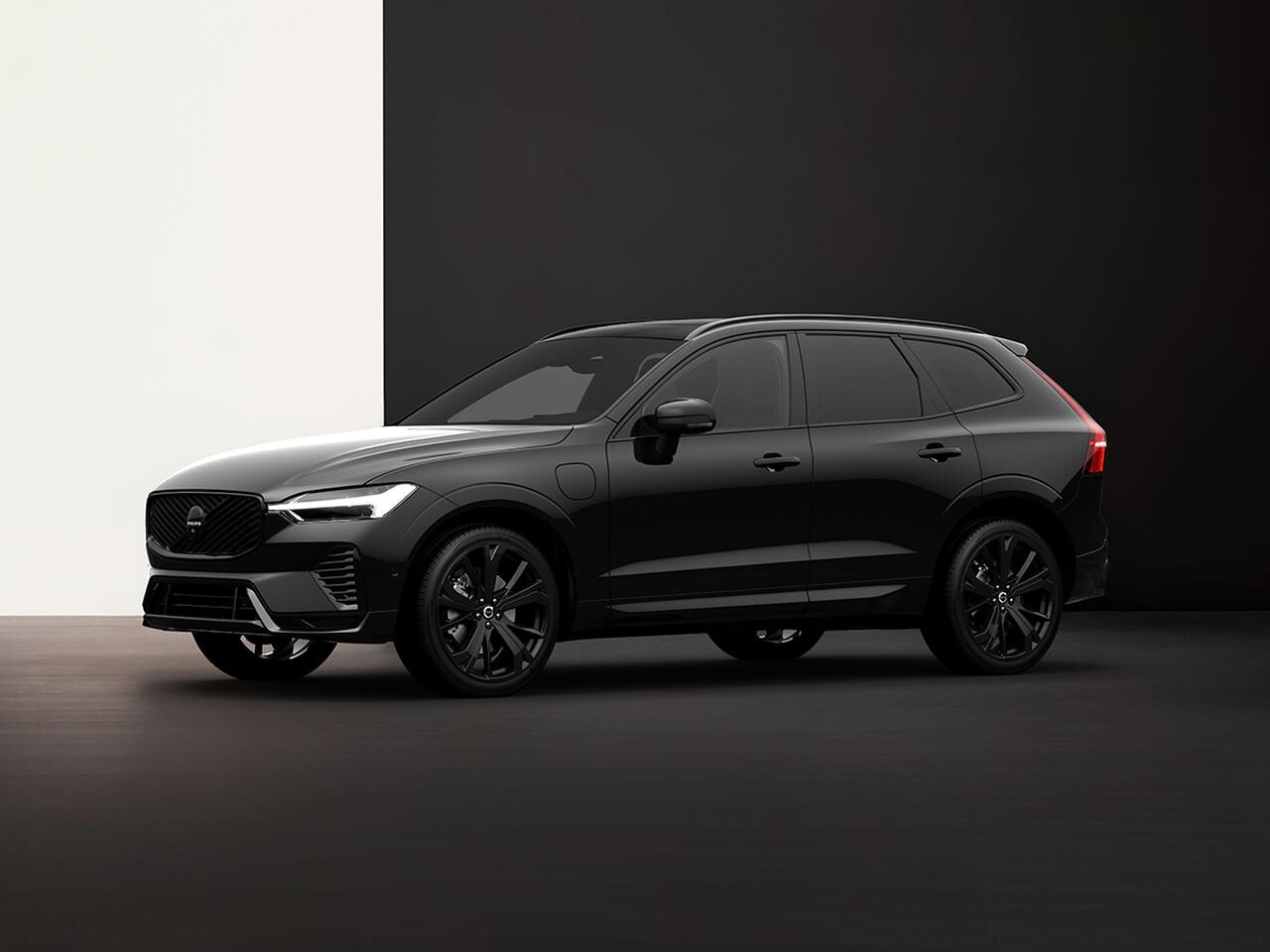 個性際立つ特別なボルボ、「XC60ブラックエディション」「XC90ブライトエディション」「EX40クラシックエディション」が一気に登場