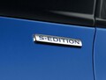 限定車「ルノー キャプチャー S-EDITION」発売！　15足のみの特別なスニーカーも当たる！