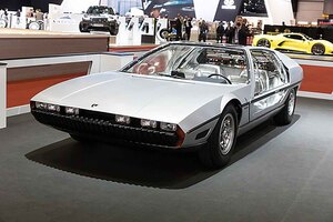 天才ガンディーニが手がけたランボルギーニ「マルツァル」！ 4人乗りのガルウイングドアを採用したモデルでした【クルマ昔噺】