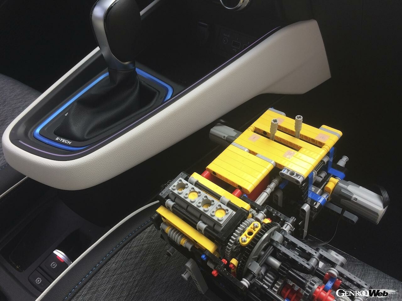 LEGOが導いた自動車開発。ルノーの革新的な駆動系「E-TECH」ハイブリッドの開発秘話 【動画】