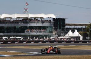 F1イギリスFP1速報｜フェラーリの地元ハミルトンが最速。レッドブル角田裕毅は走行せず
