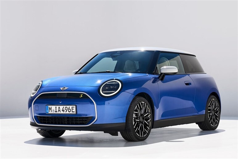 【新型ミニ登場】10年ぶりのモデルチェンジ！ 気になる本当のライバルとは？