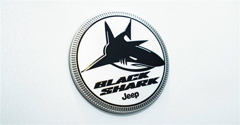 ジープの人気コンパクトSUVがオシャレ度アップ！ コンパスに限定車「ブラックシャーク」追加