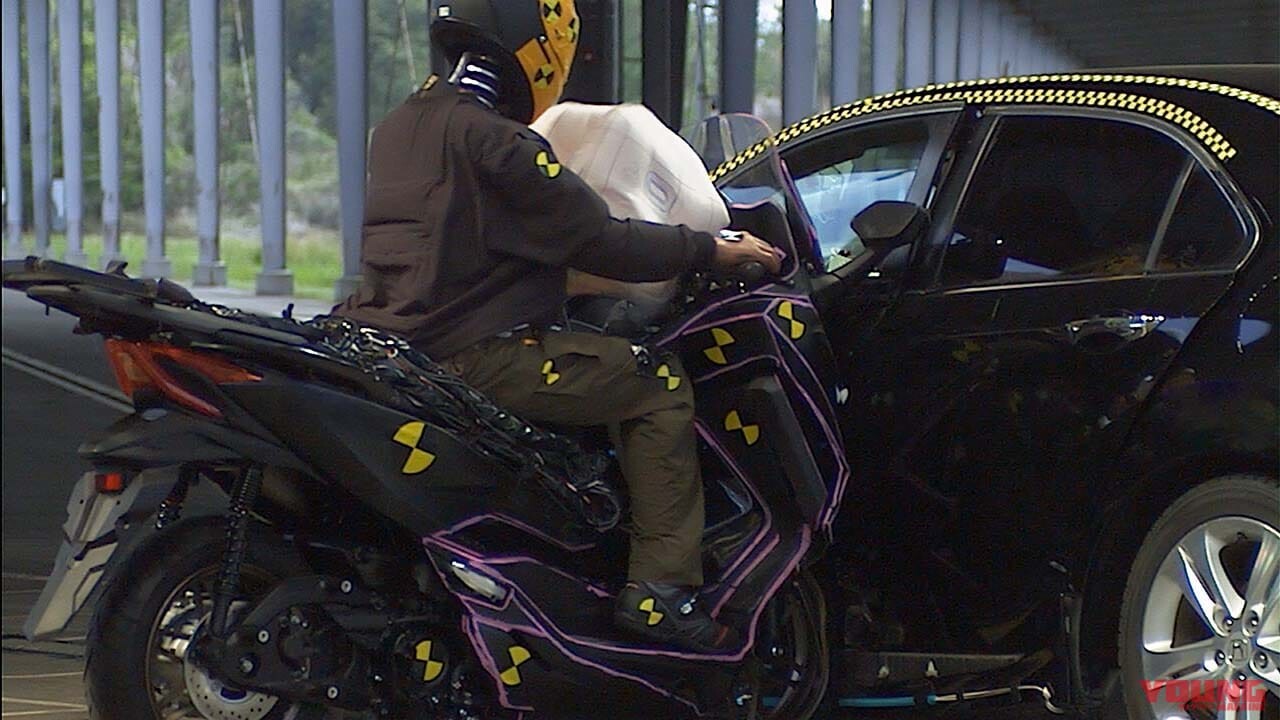 四輪パーツメーカーの豊田合成が二輪車用エアバッグの衝突試験を実施！……〈多事走論〉from Nom
