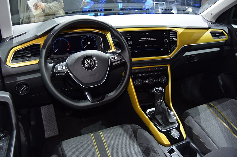 VWが4台目のSUV・T-Rocを発表。デザイン重視の世界戦略車は若者向け？