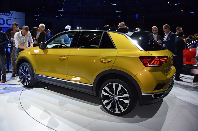 VWが4台目のSUV・T-Rocを発表。デザイン重視の世界戦略車は若者向け？