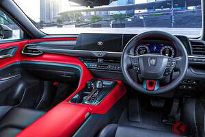 トヨタ新「スポーティSUV」発表！ 300馬力超え「高性能モデル」もアリ！ 安価モデルも新登場!? リッター21km以上走る「クラウン“スポーツ”」何が変わった？